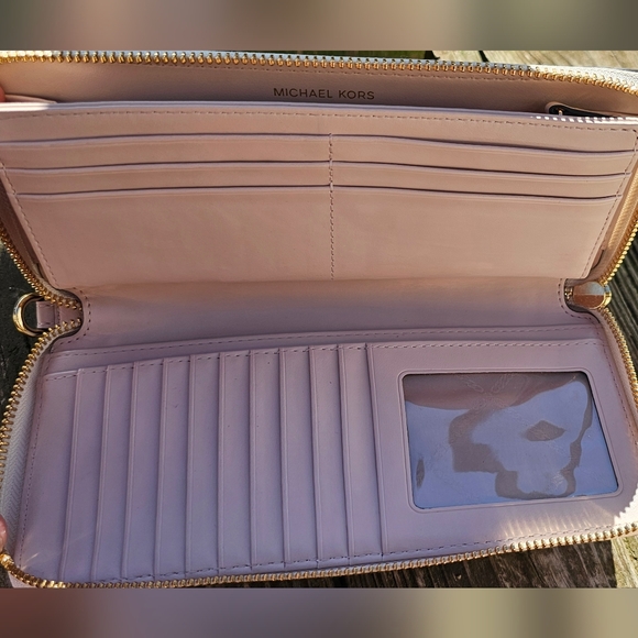 Nwot Michael Kors Jet Set Travel Continental in Vanilla Multi - Picture 4 of 7